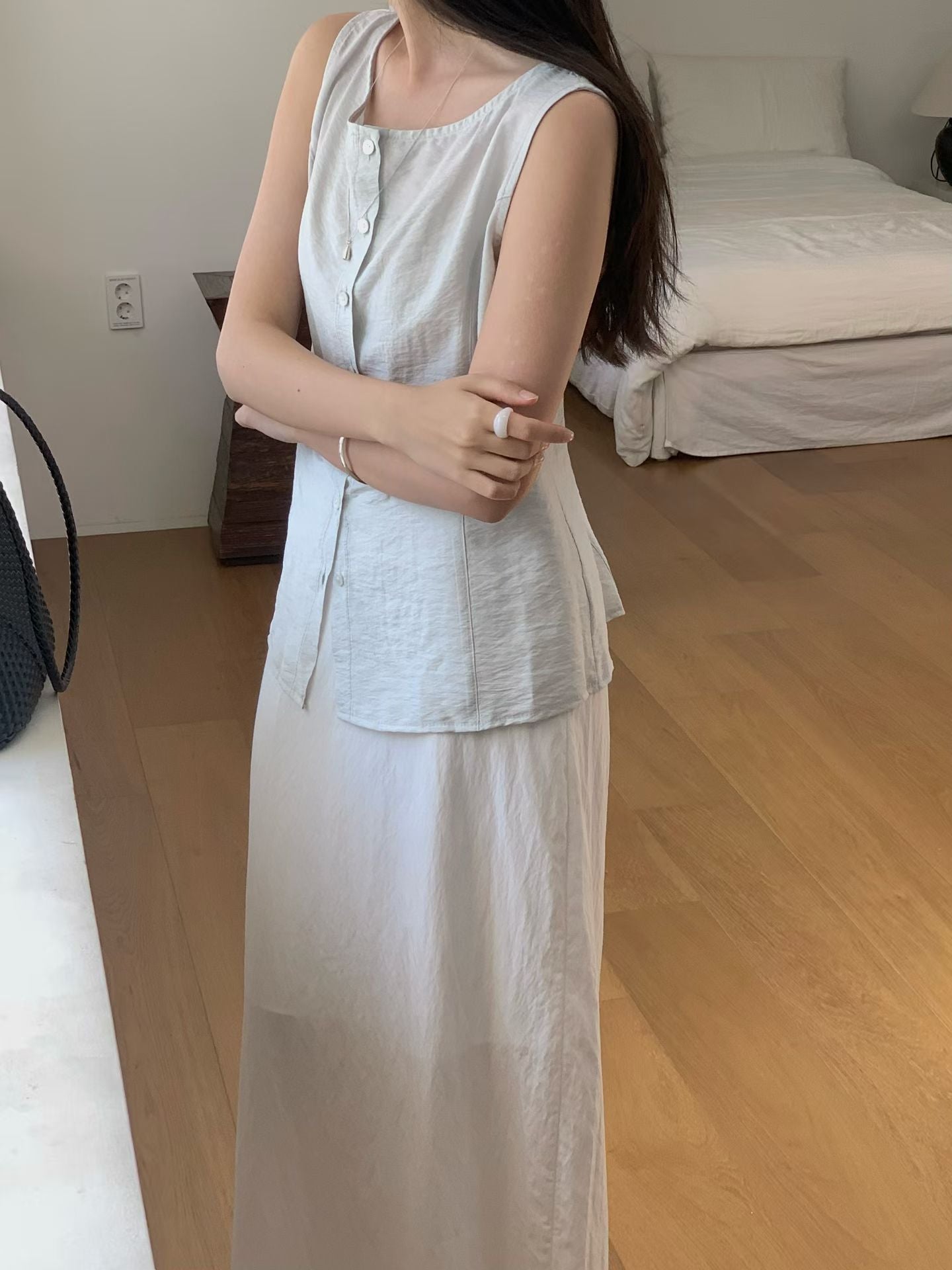 Leanne sleeveless-3col