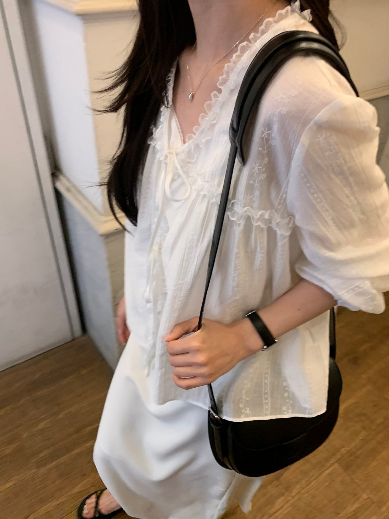 Anna V-neck frill blouse