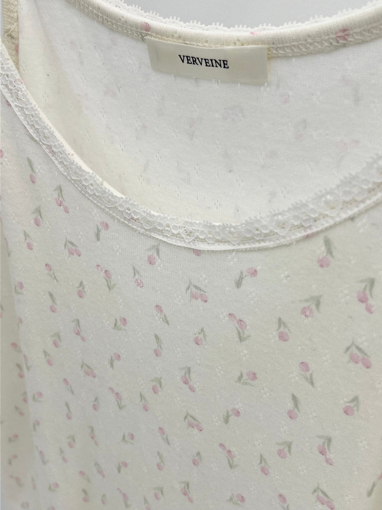 Rose punching lace sleeveless