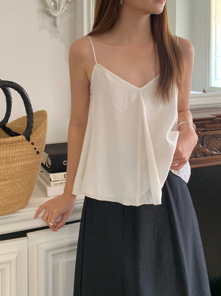 Move slit sleeveless blouse-2col
