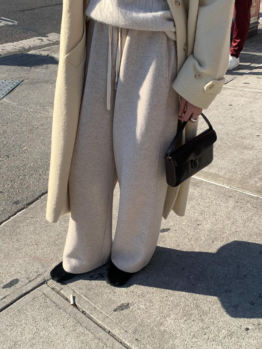 warm sweatpants-3col