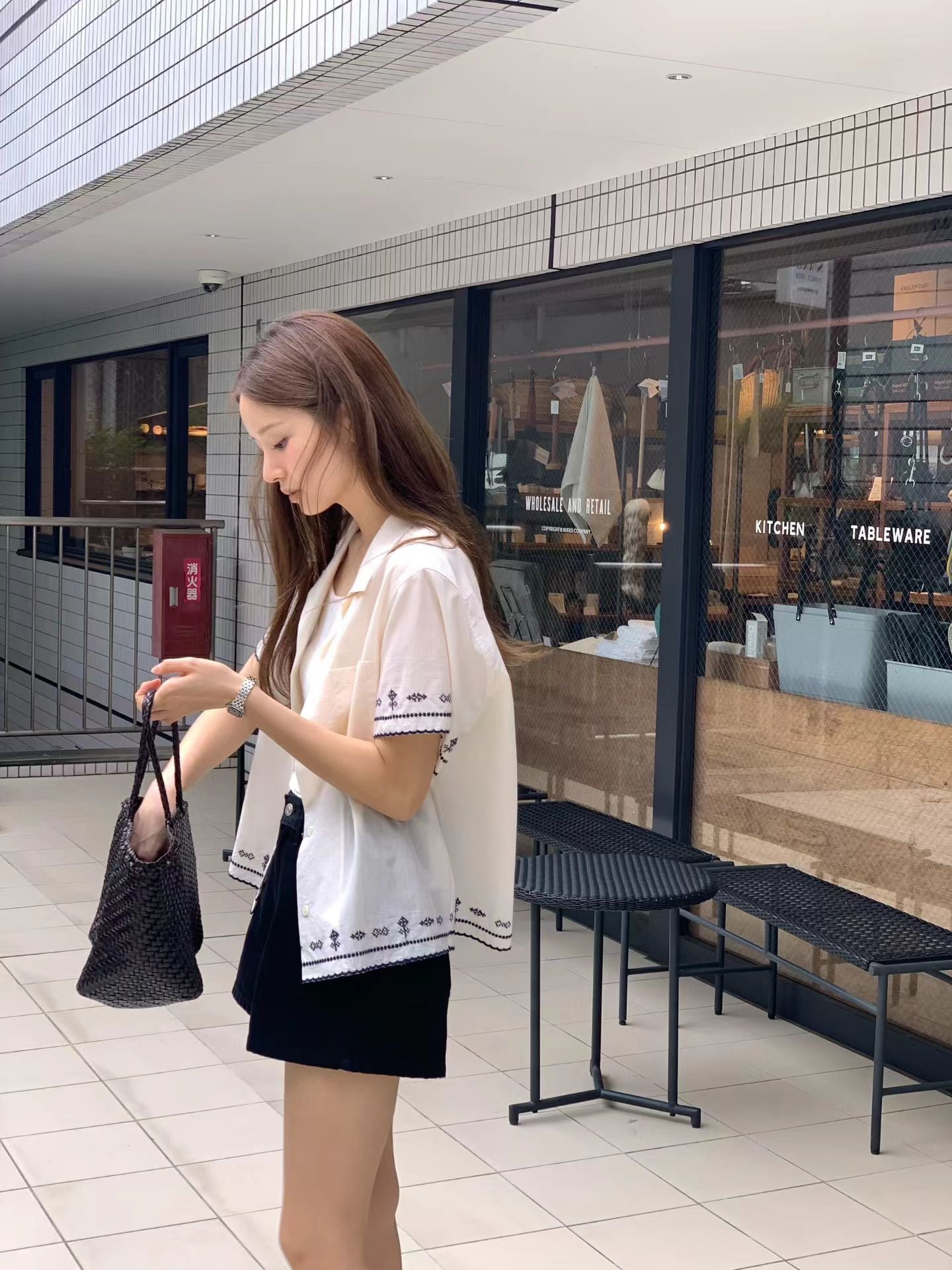 Ounce embroidered border shirt-2col