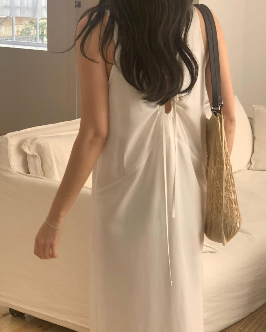 Ridge v-neck back string onepiece