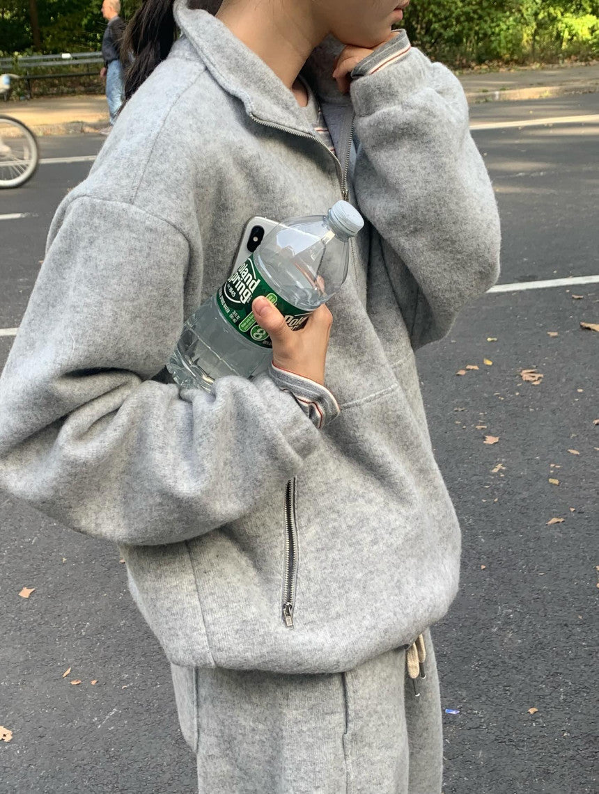 warm sweatshirt-3col