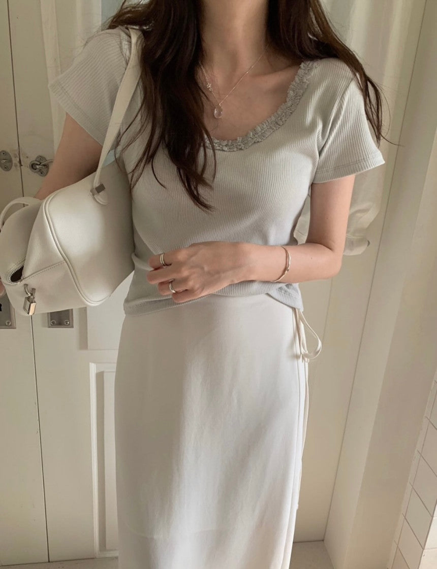 Blooming U-neck T-3col