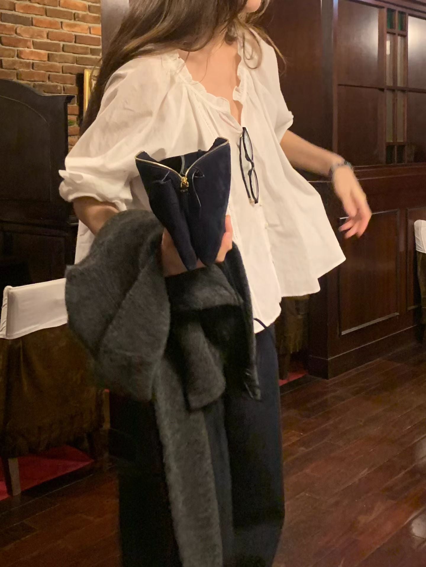 即納 Ounce neck ruffle blouse