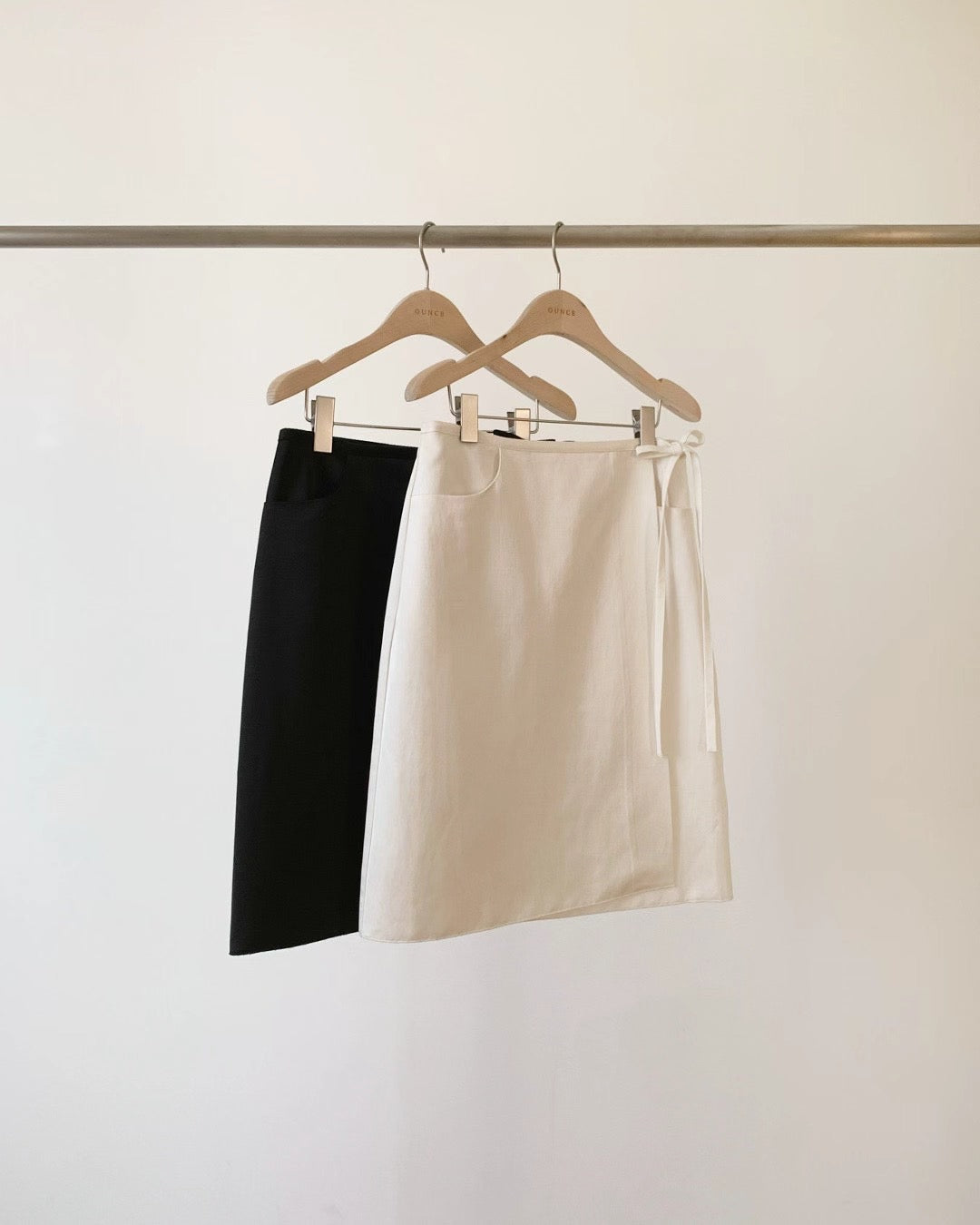 Ounce mid wrap skirt-2col