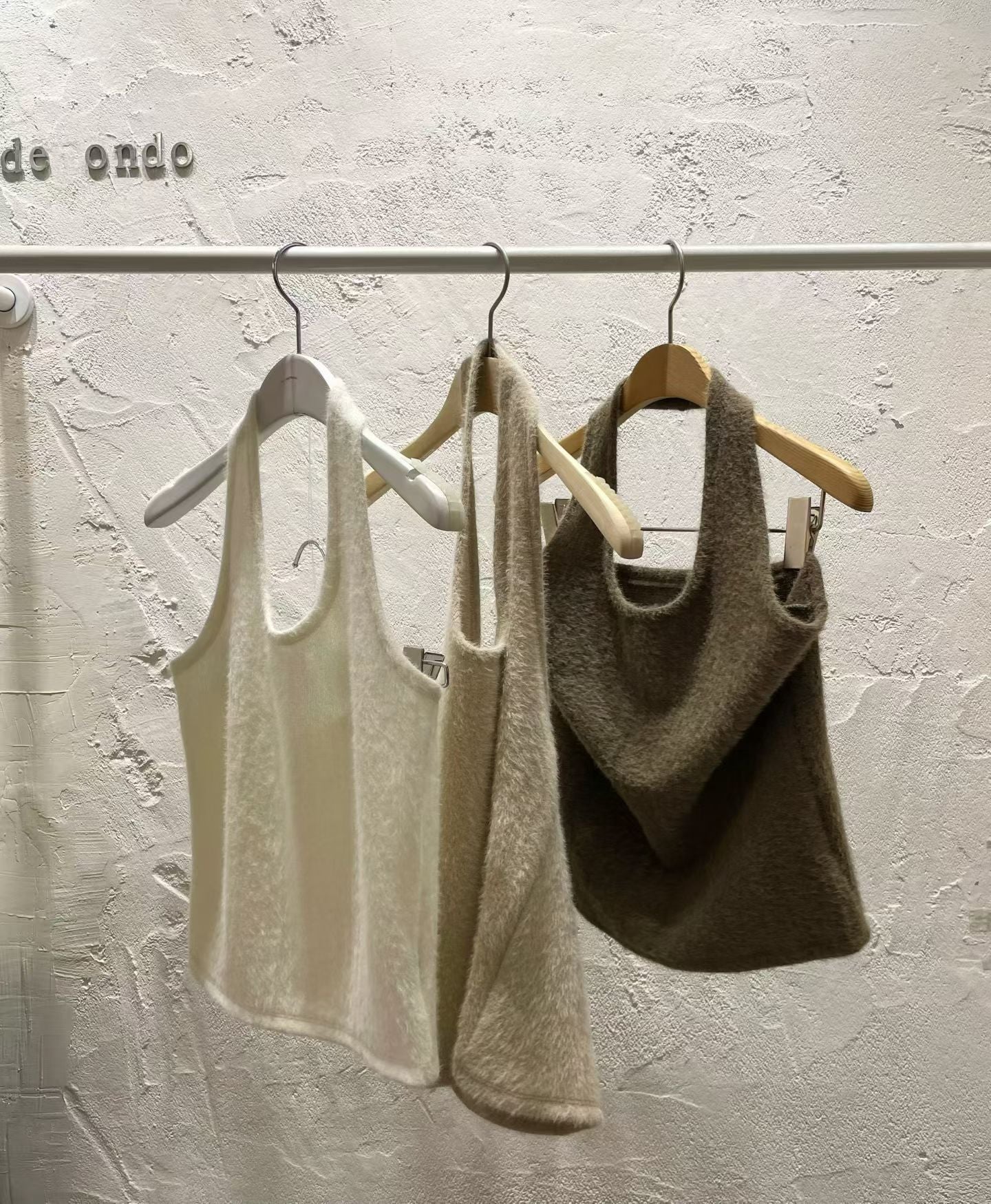 deondo feather halter sleeveless