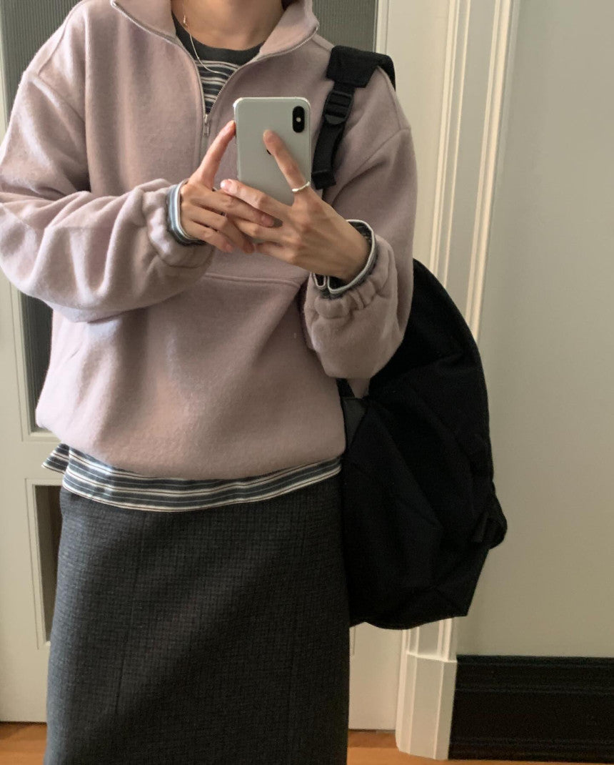 warm sweatshirt-3col