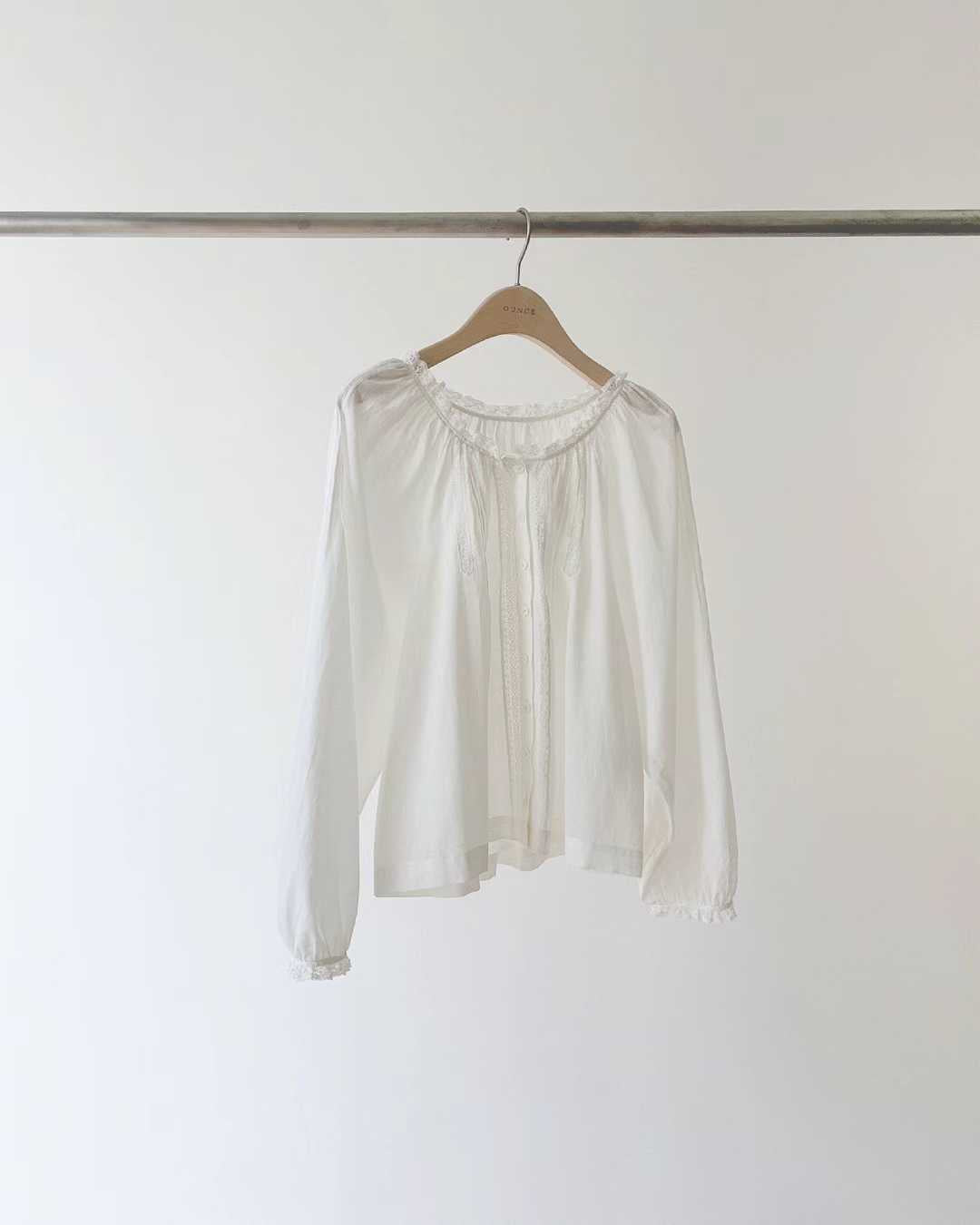 Ounce gisele lace blouse