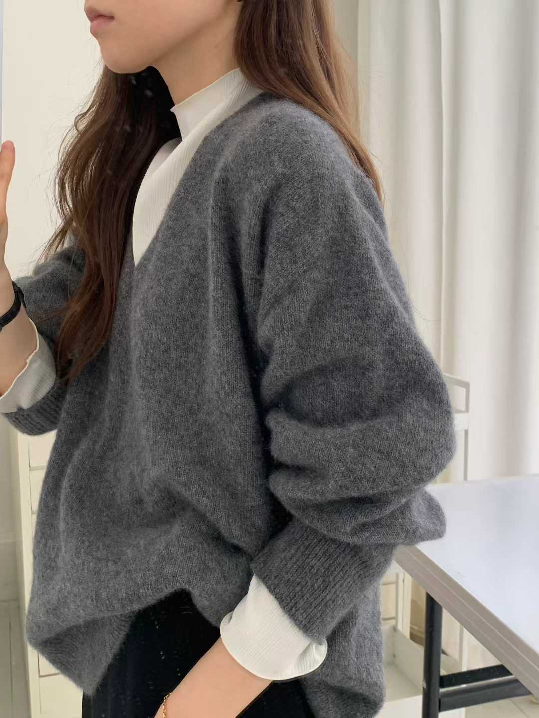 Ounce raccoon V pullover knit-3col