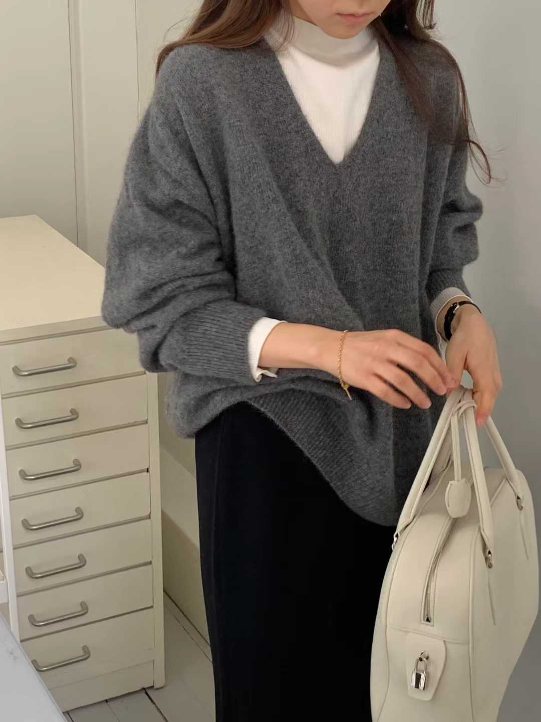 Ounce raccoon V pullover knit-3col