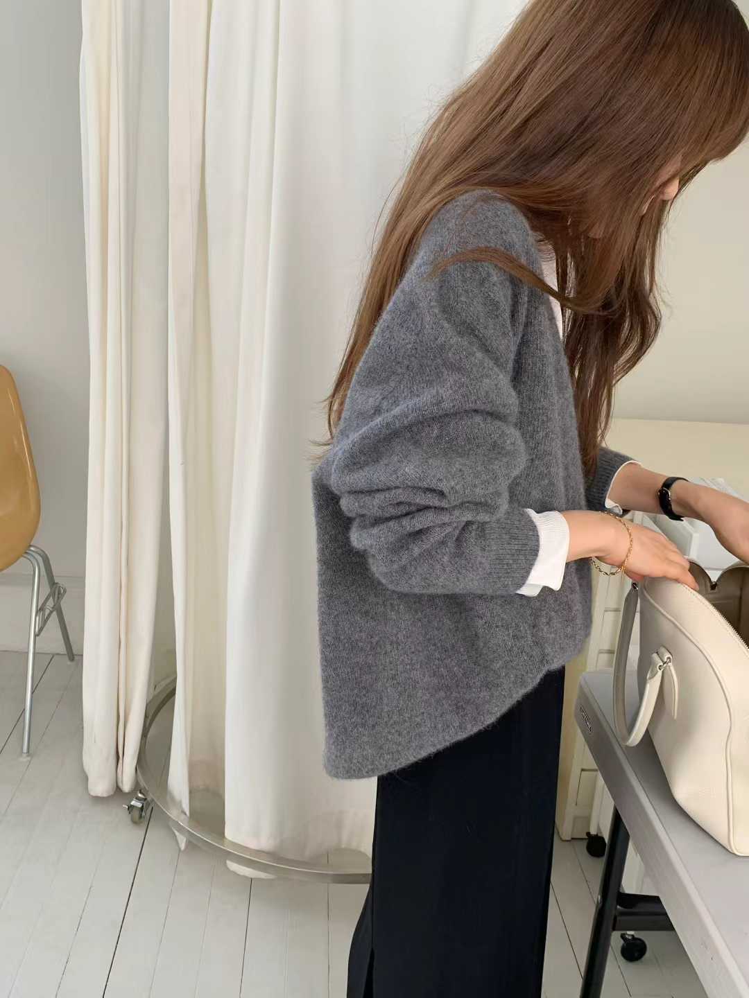 Ounce raccoon V pullover knit-3col