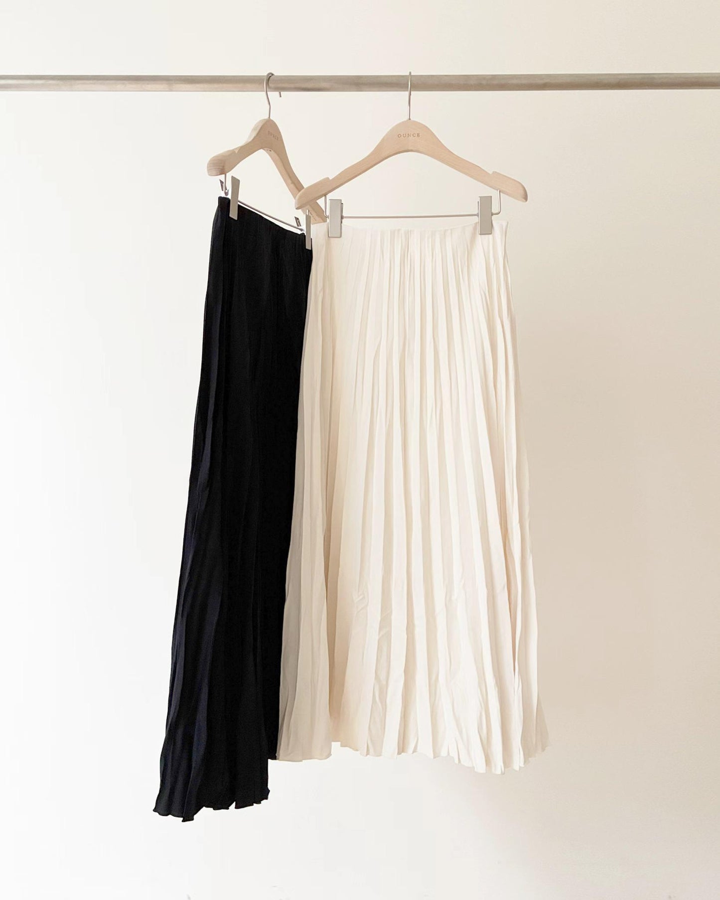 Ounce machi pleats skirt-2col