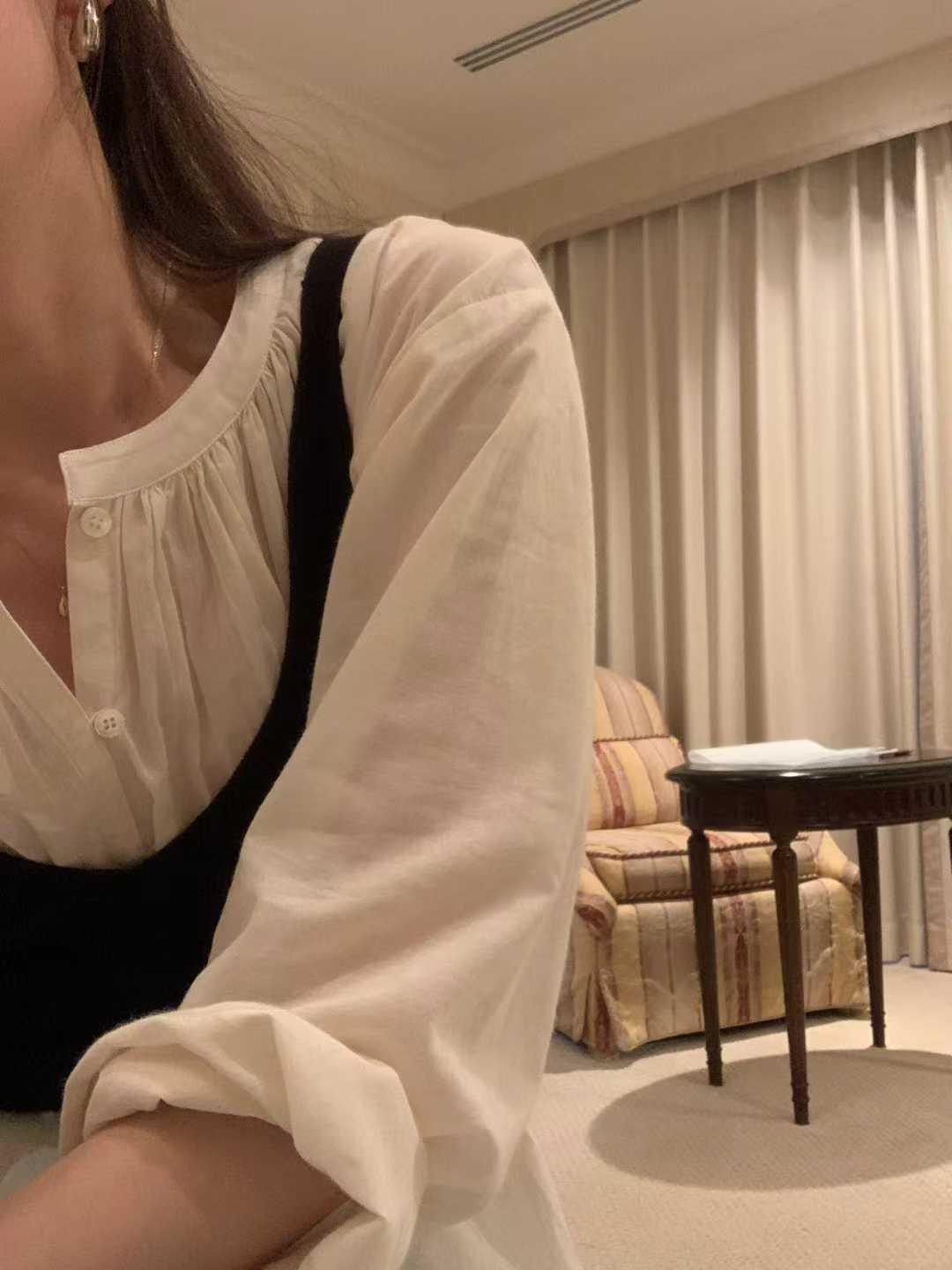 Ounce soi round shirring blouse-2col