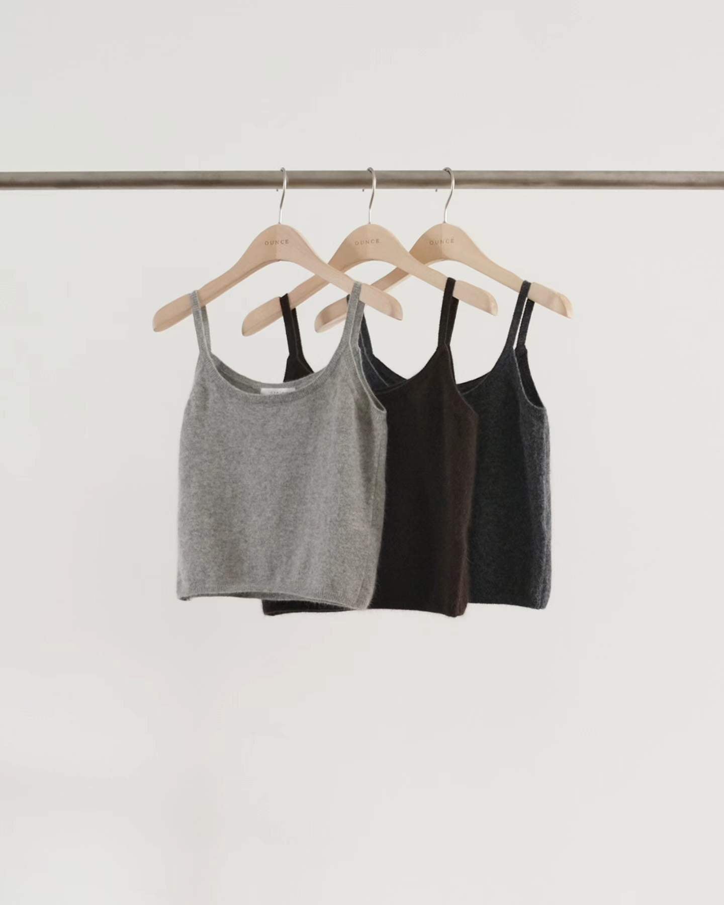 Ounce layered raccoon sleeveless-3col