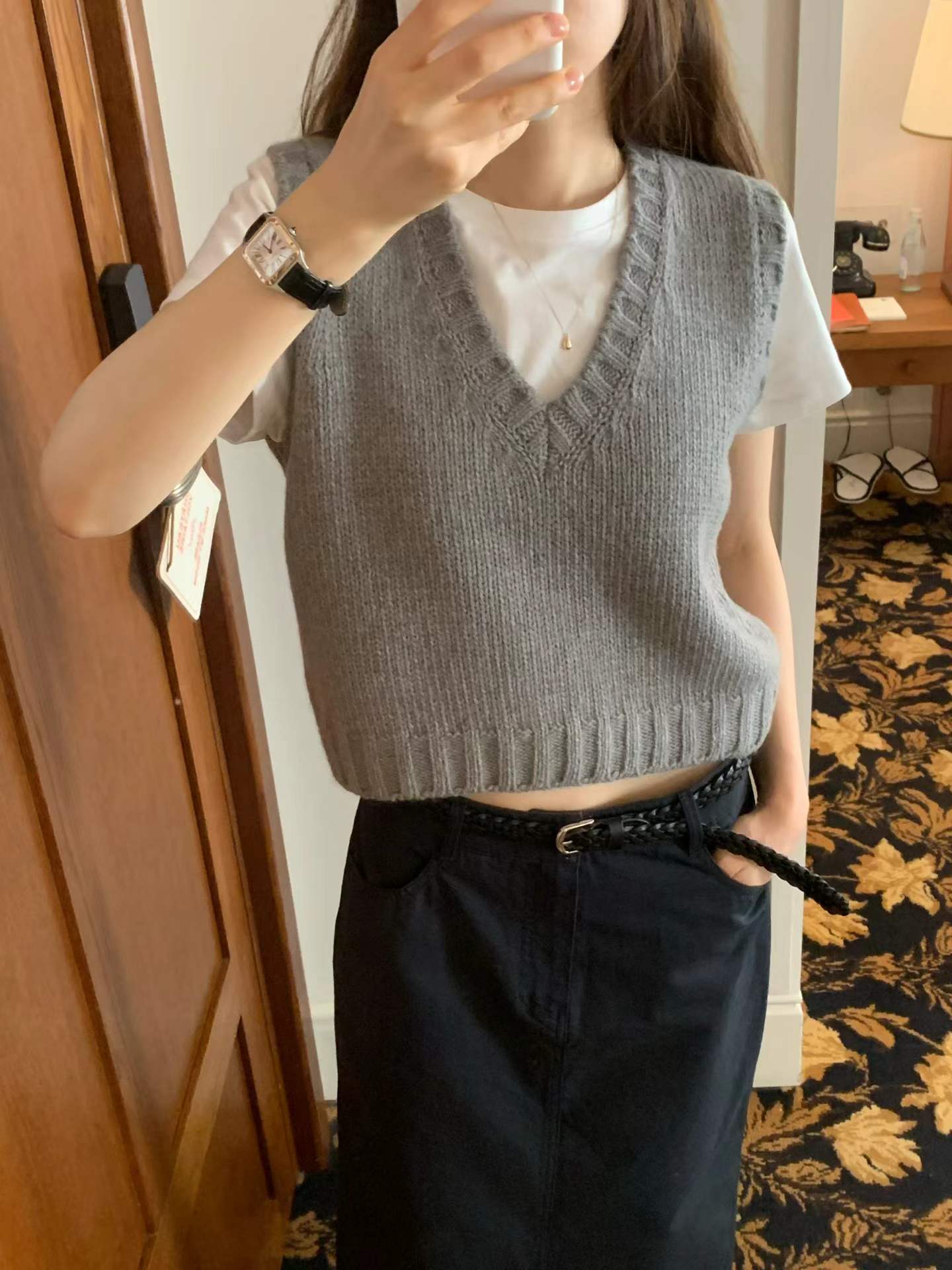 Ounce cliff vest knit-2col