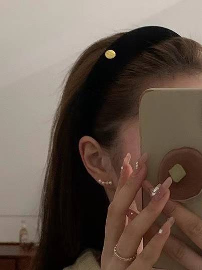 Velvet gold headband