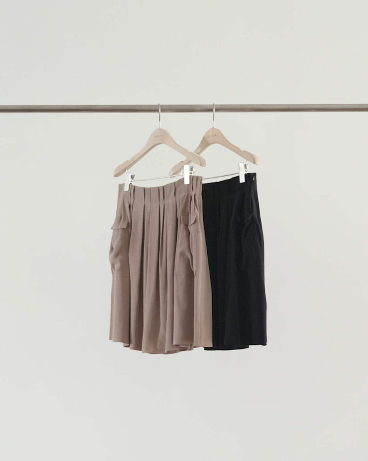 Ounce mott pocket pleats skirt-2col