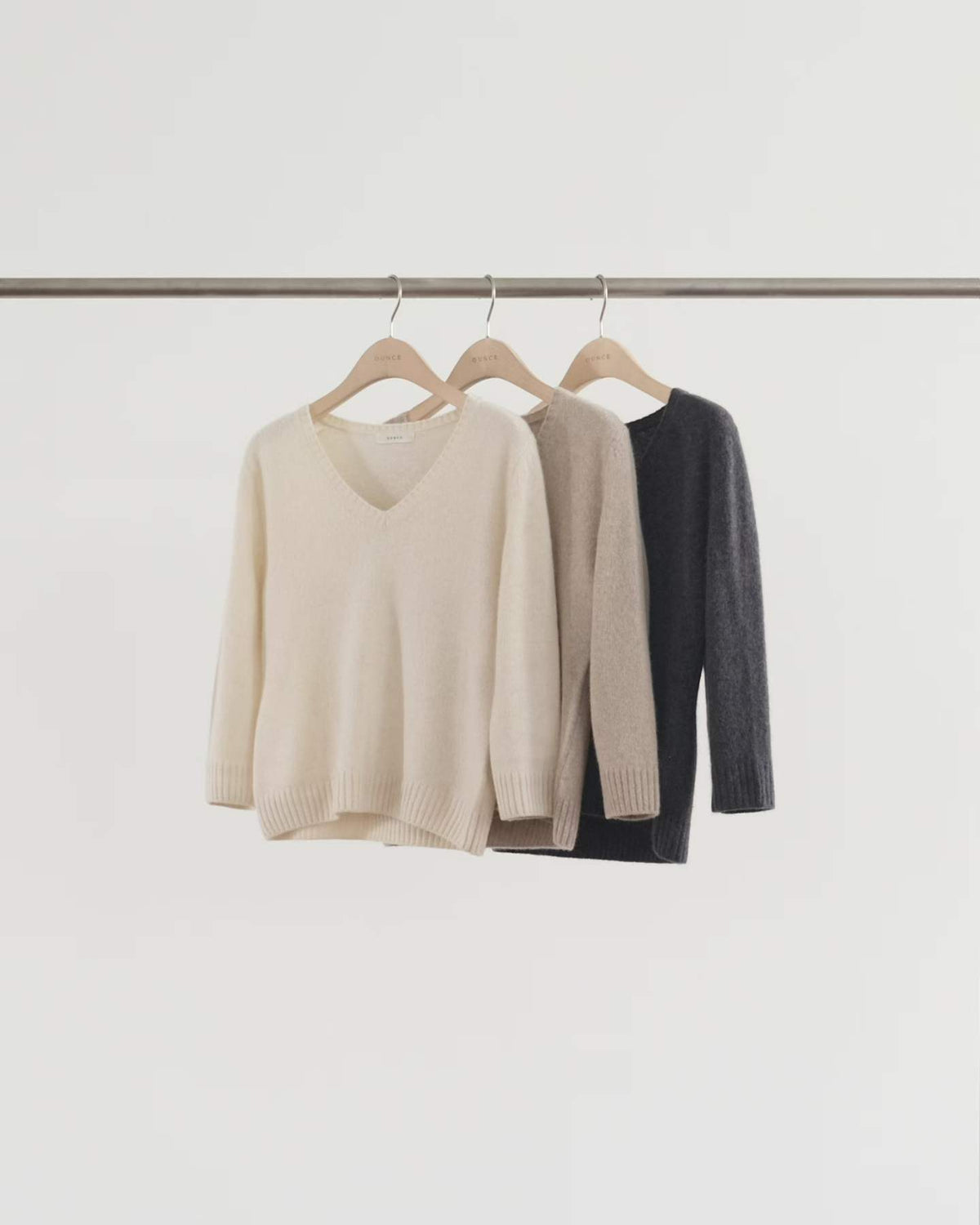 Ounce luet raccoon cash v-knit-3col