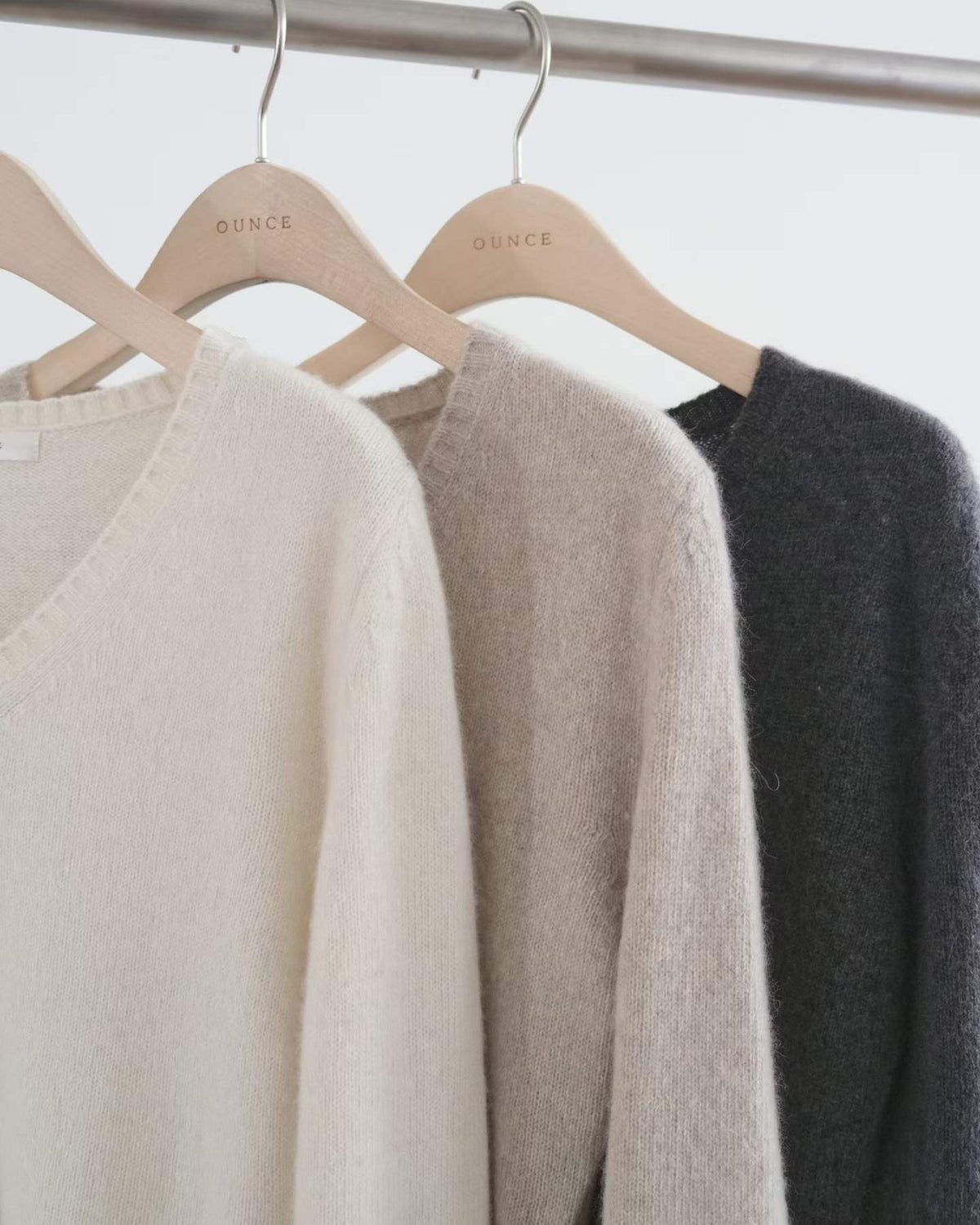 Ounce luet raccoon cash v-knit-3col