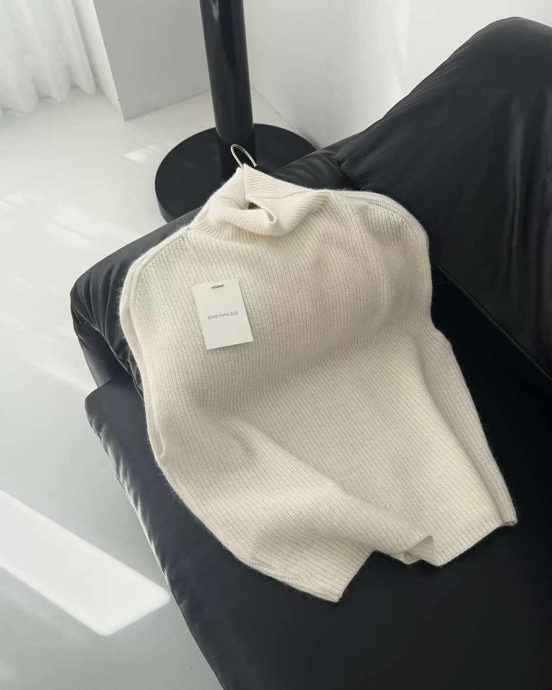 Raccoon turtleneck sleeveless knit-3col