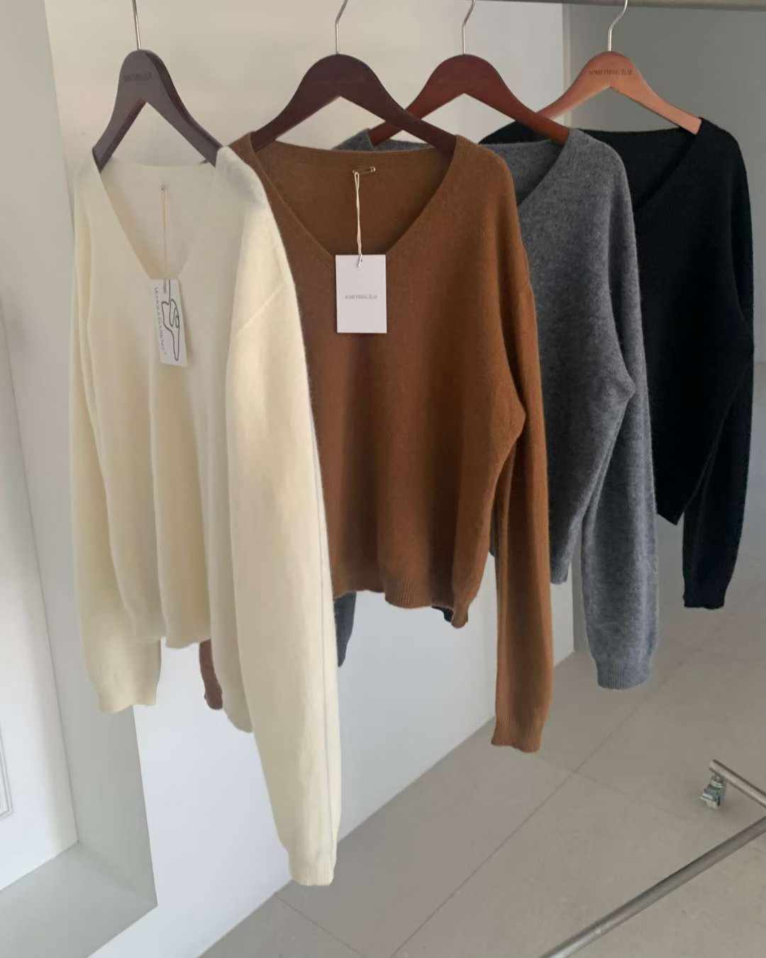 Autumn reborn wholegar v-knit-4col