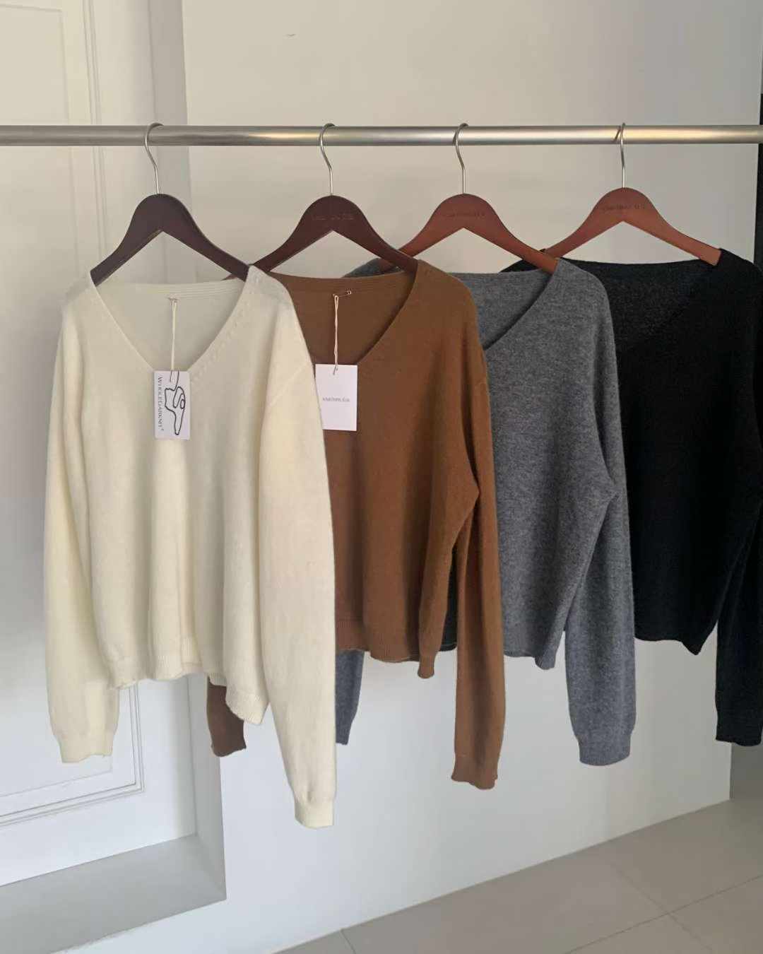 Autumn reborn wholegar v-knit-4col