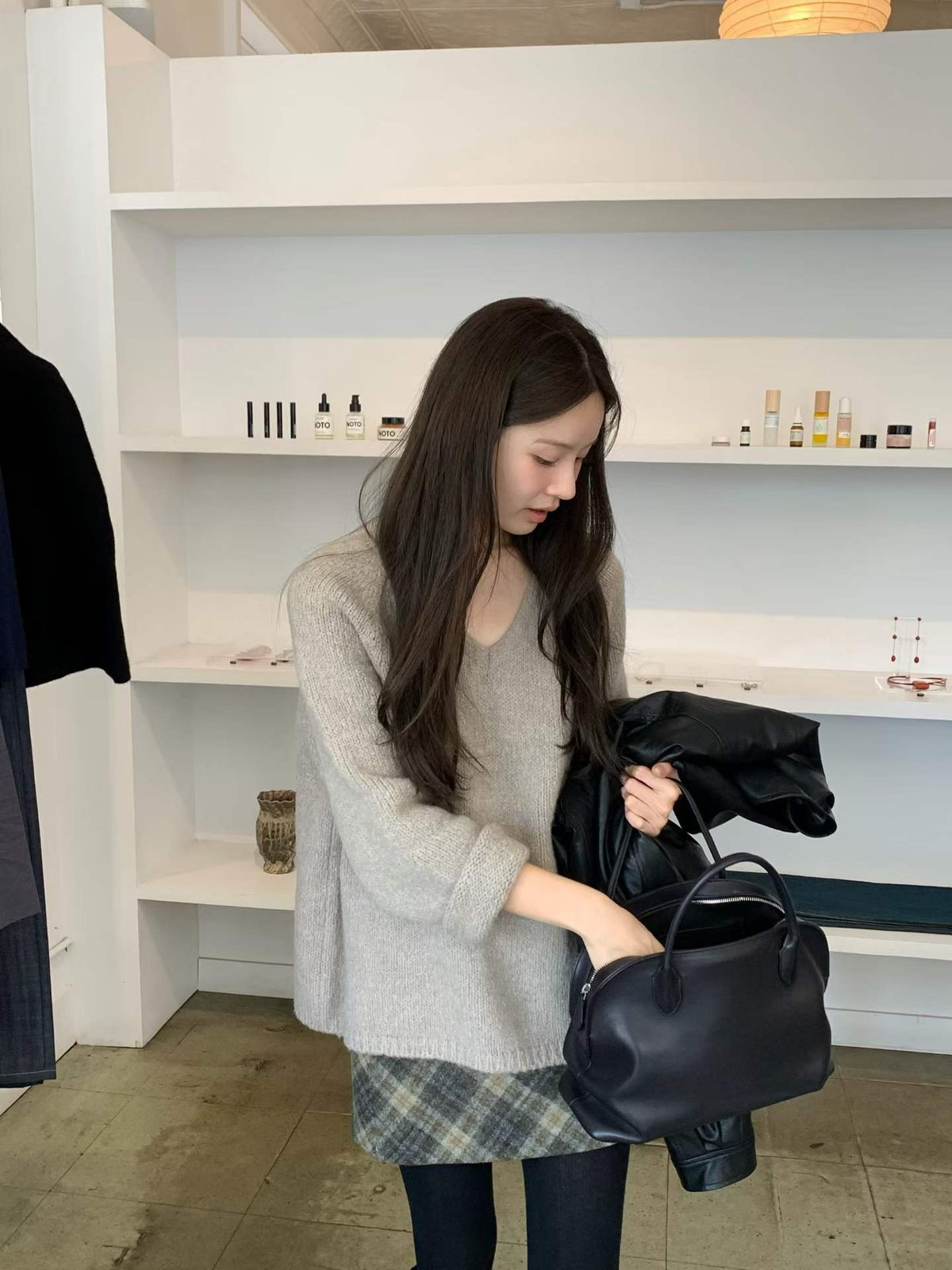 Ounce lore wool v-knit-2col