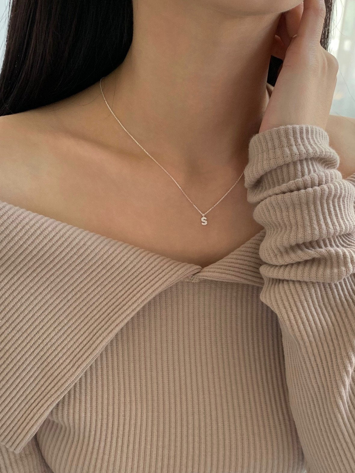 Initial cubic necklace