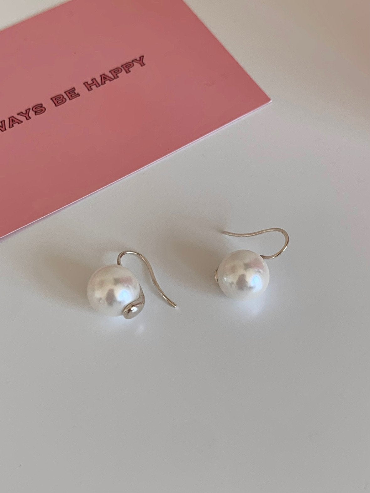 Drop pearl earrings