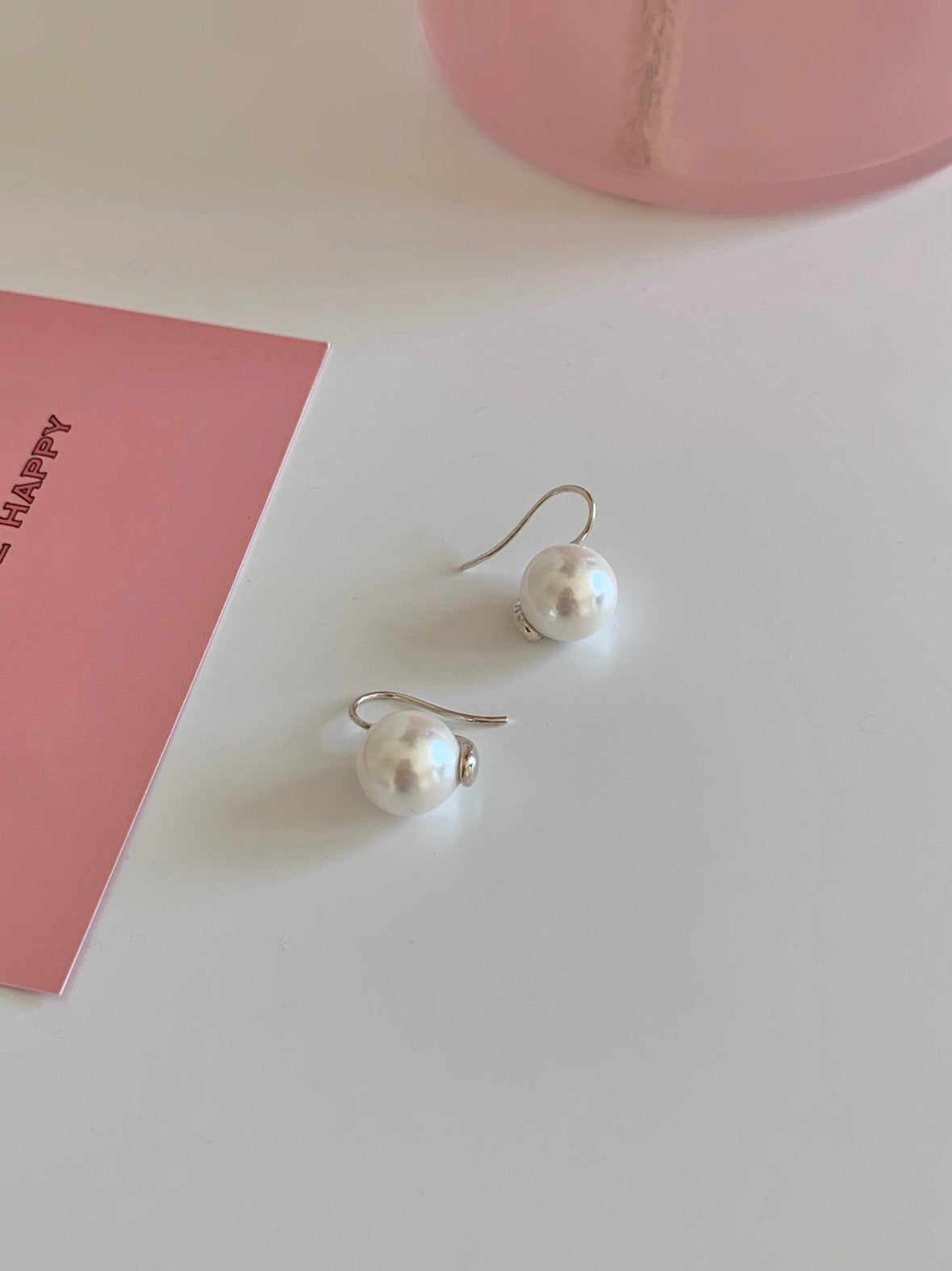 Drop pearl earrings