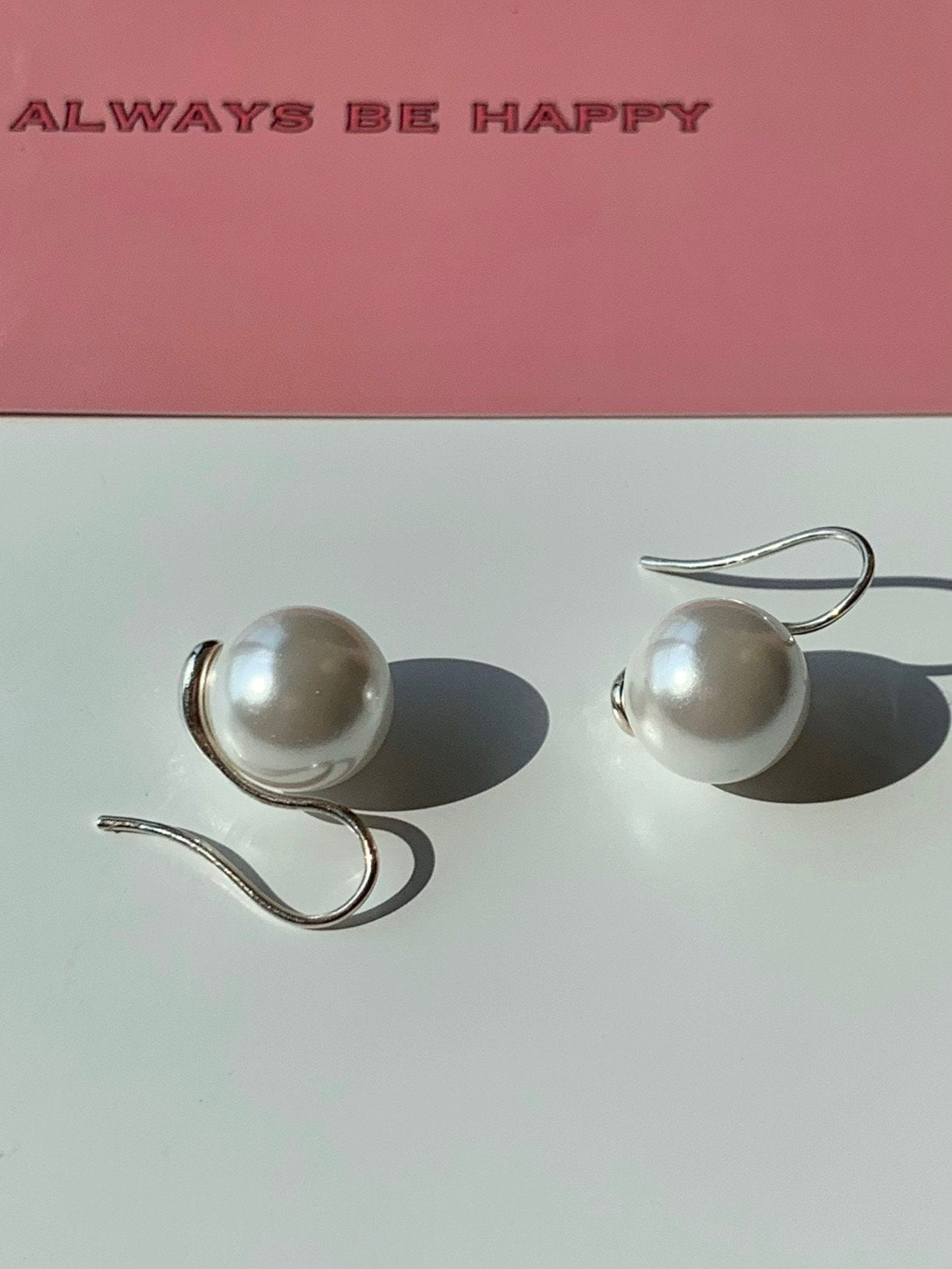 Drop pearl earrings