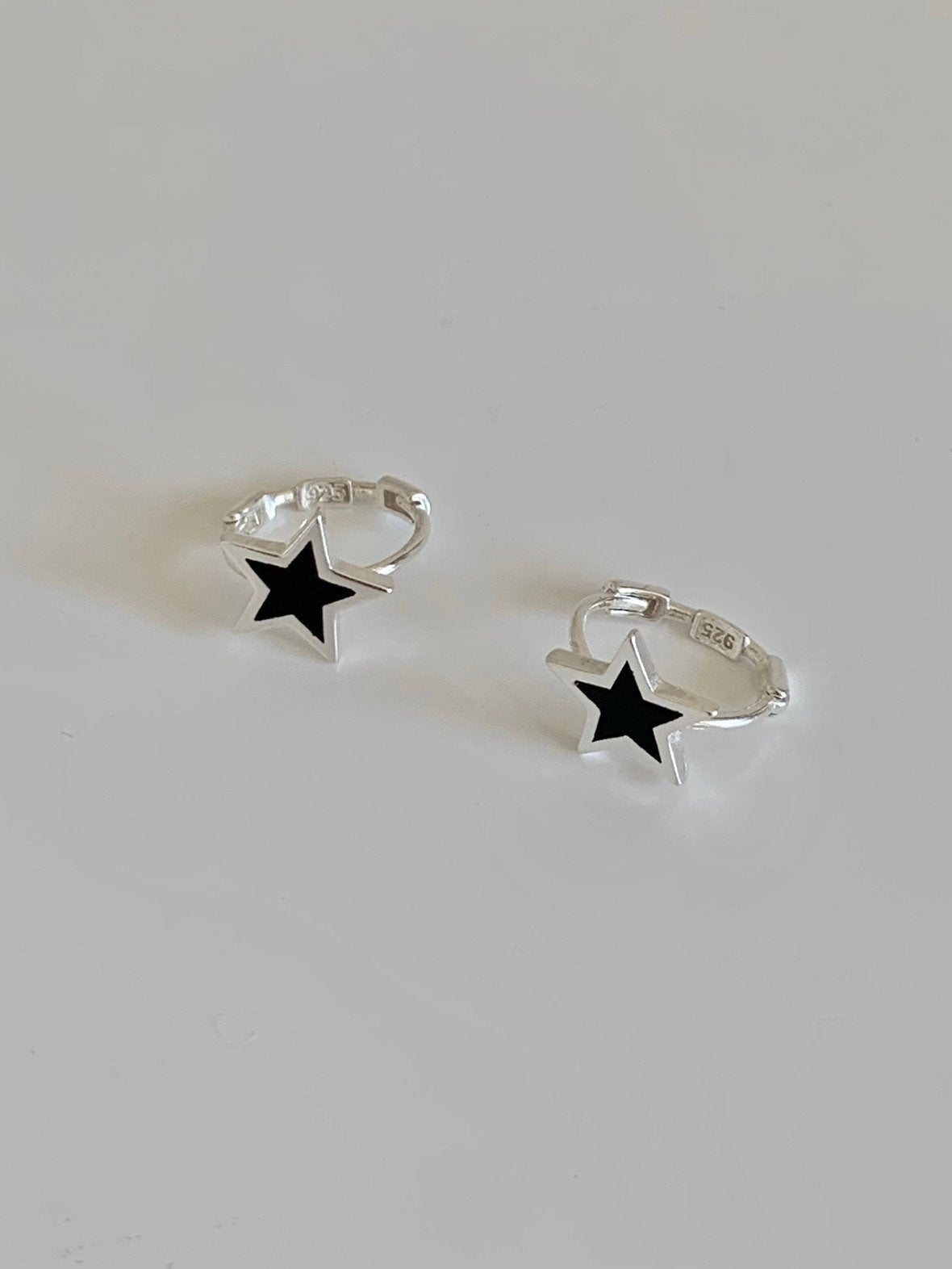 One-touch star earrings