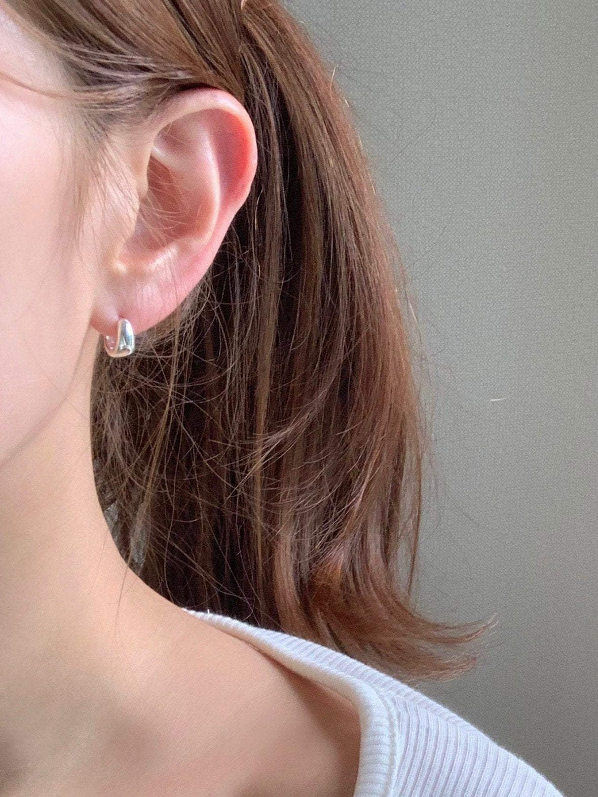 One-touch bold round earrings