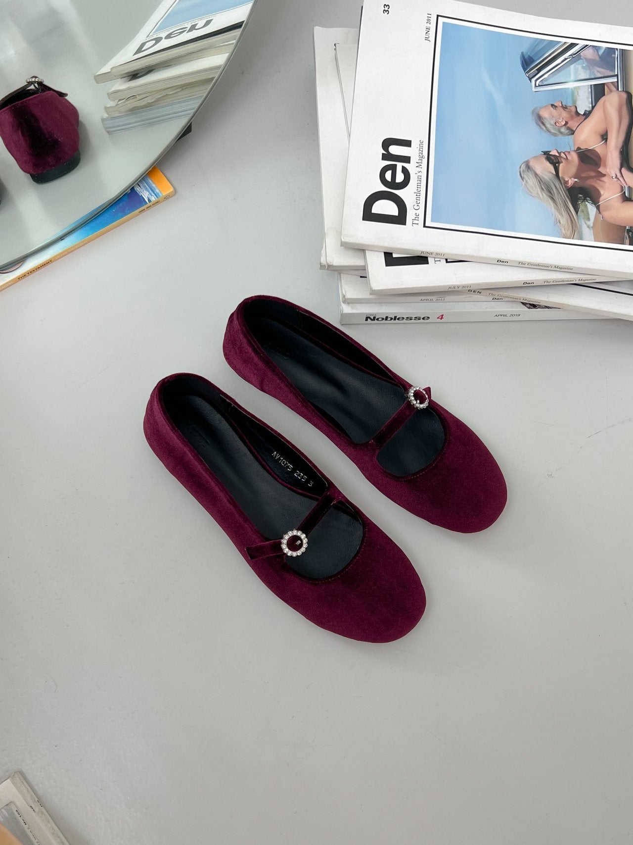 M velvet flat-3col