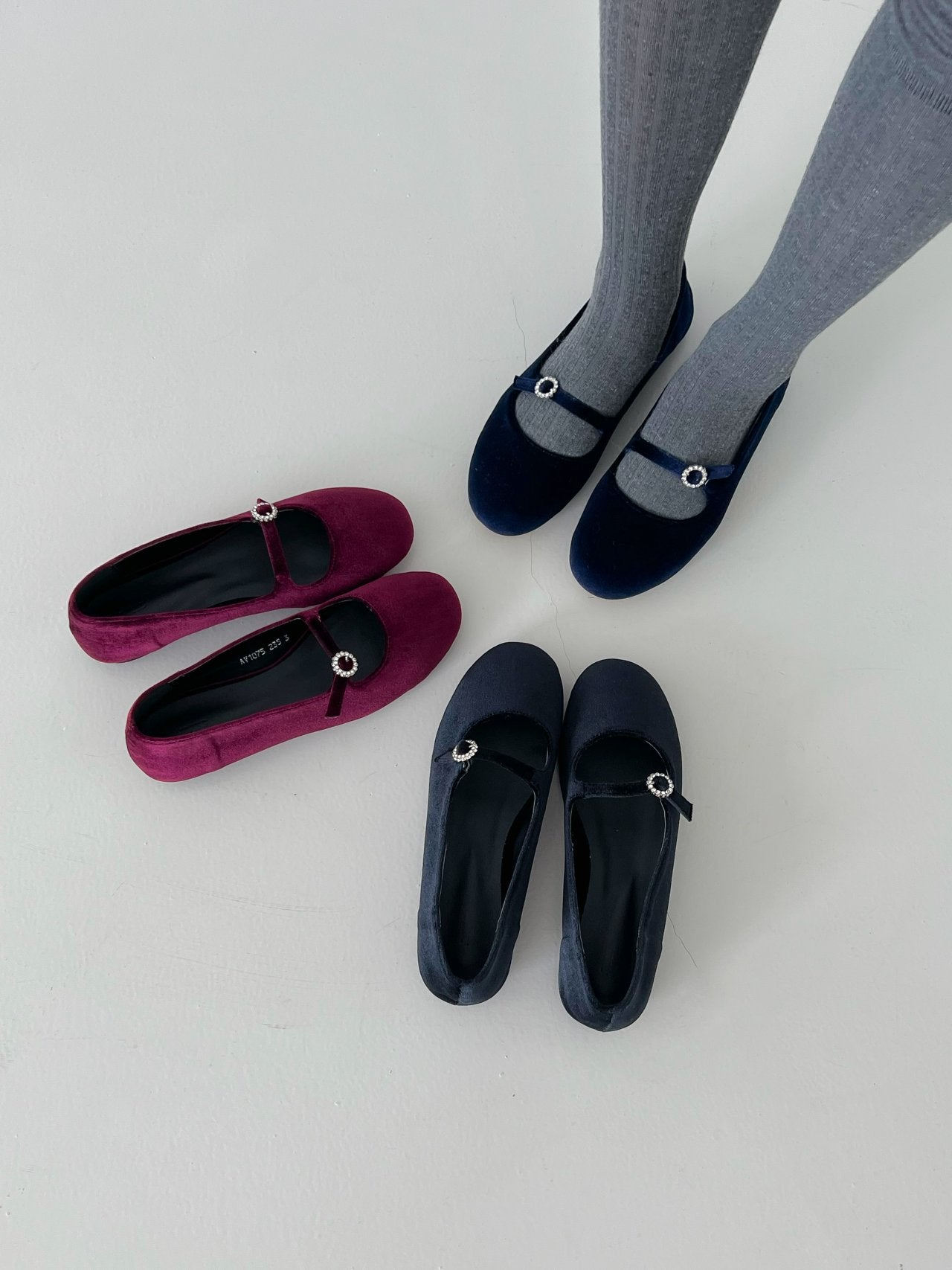 M velvet flat-3col