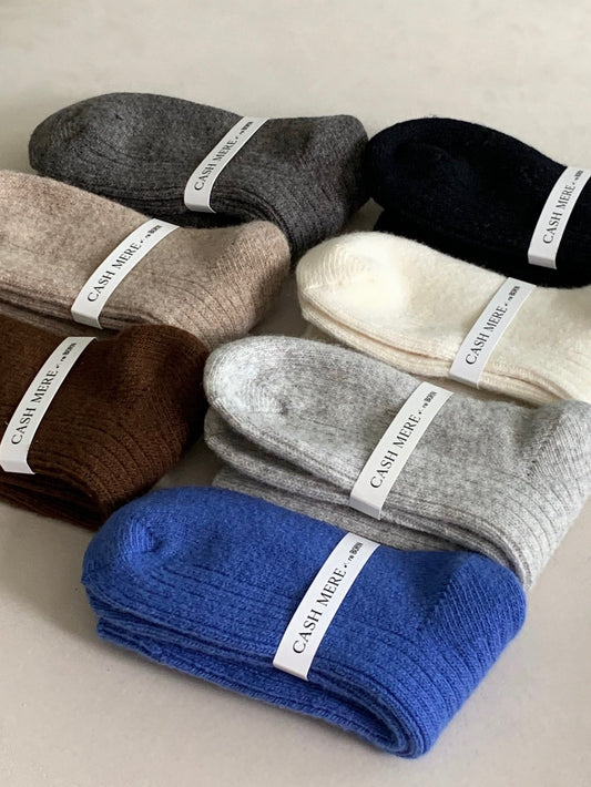 Middle Cashmere Knit Socks