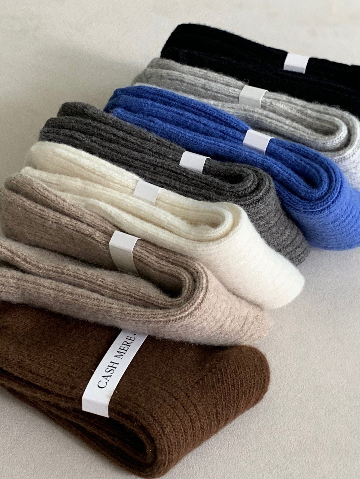 Middle Cashmere Knit Socks