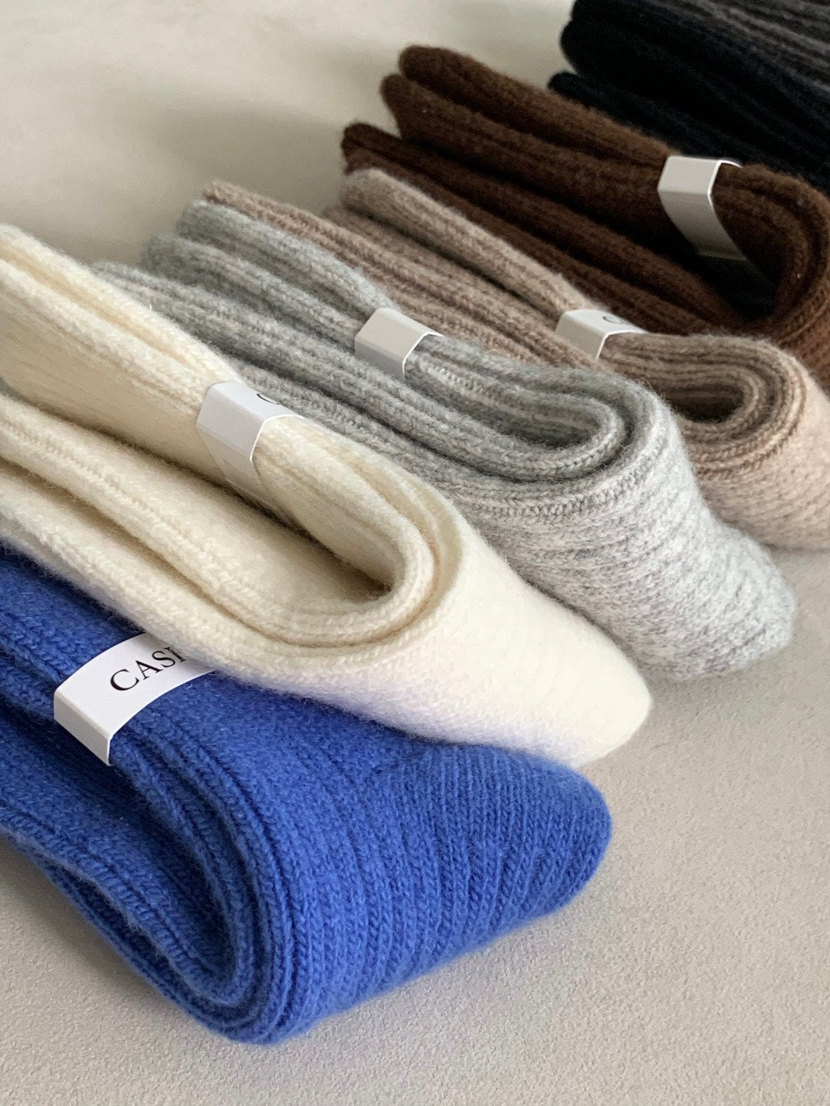 Middle Cashmere Knit Socks