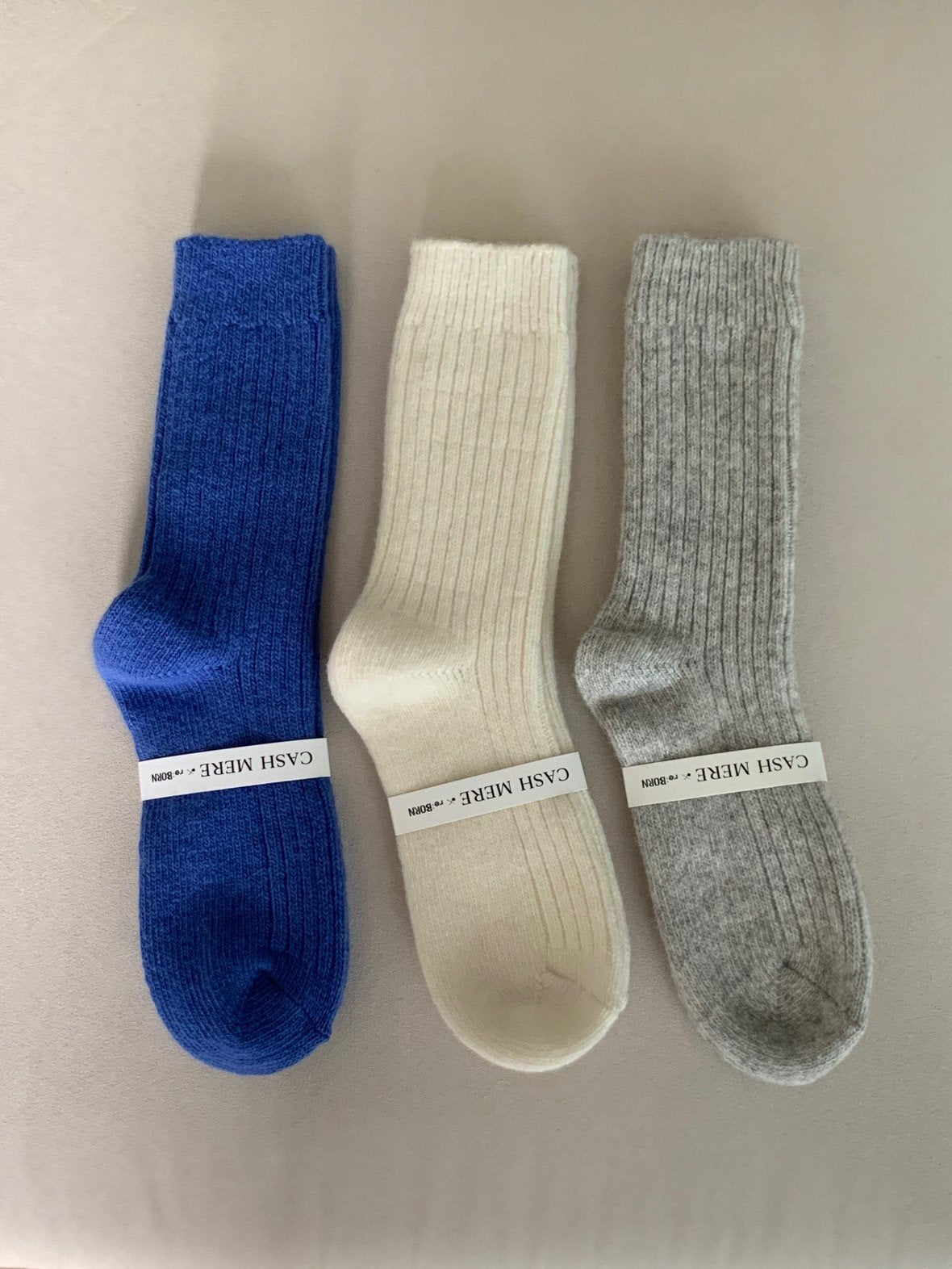 Middle Cashmere Knit Socks