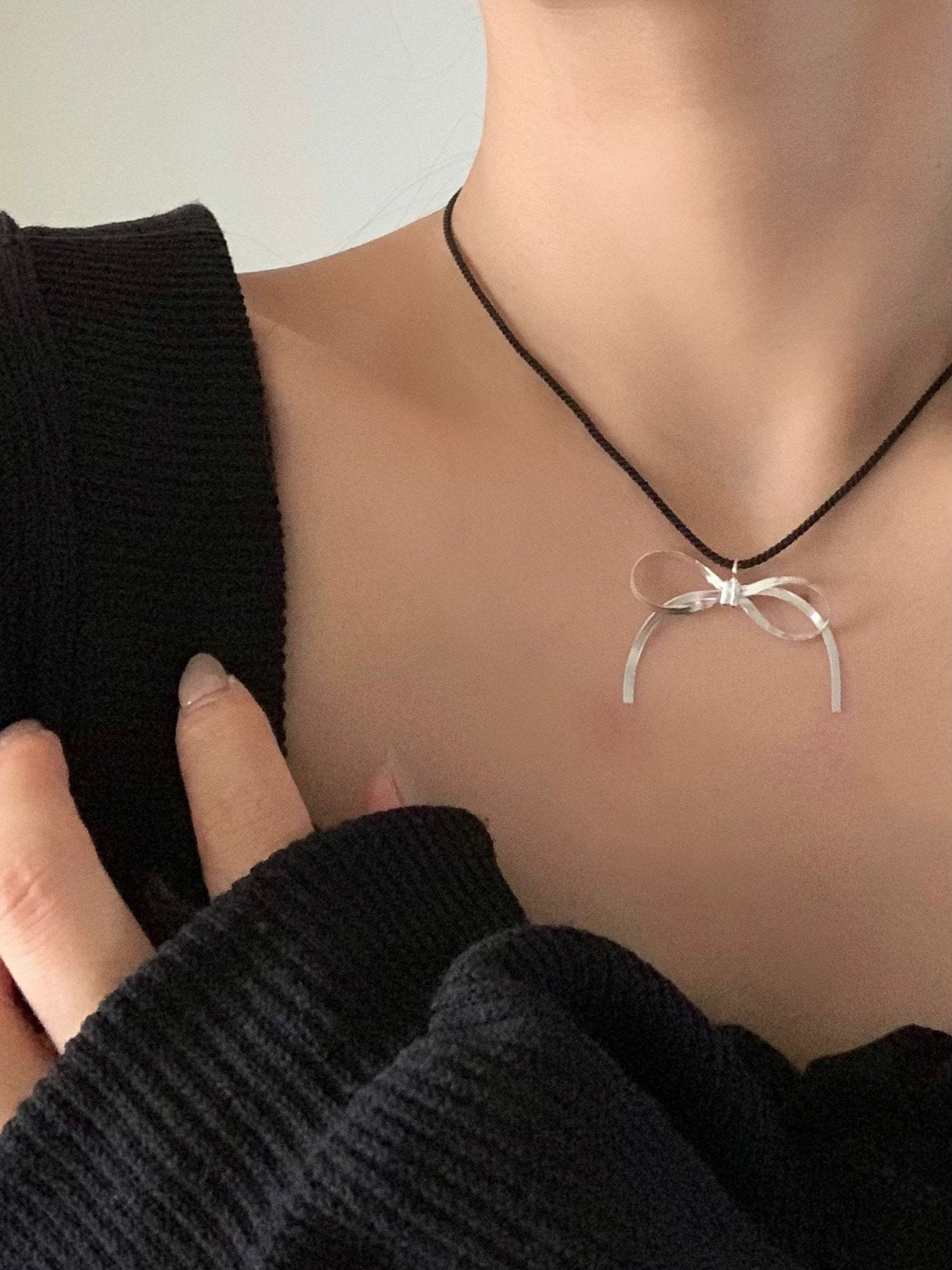 Silver Ribbon Necklace