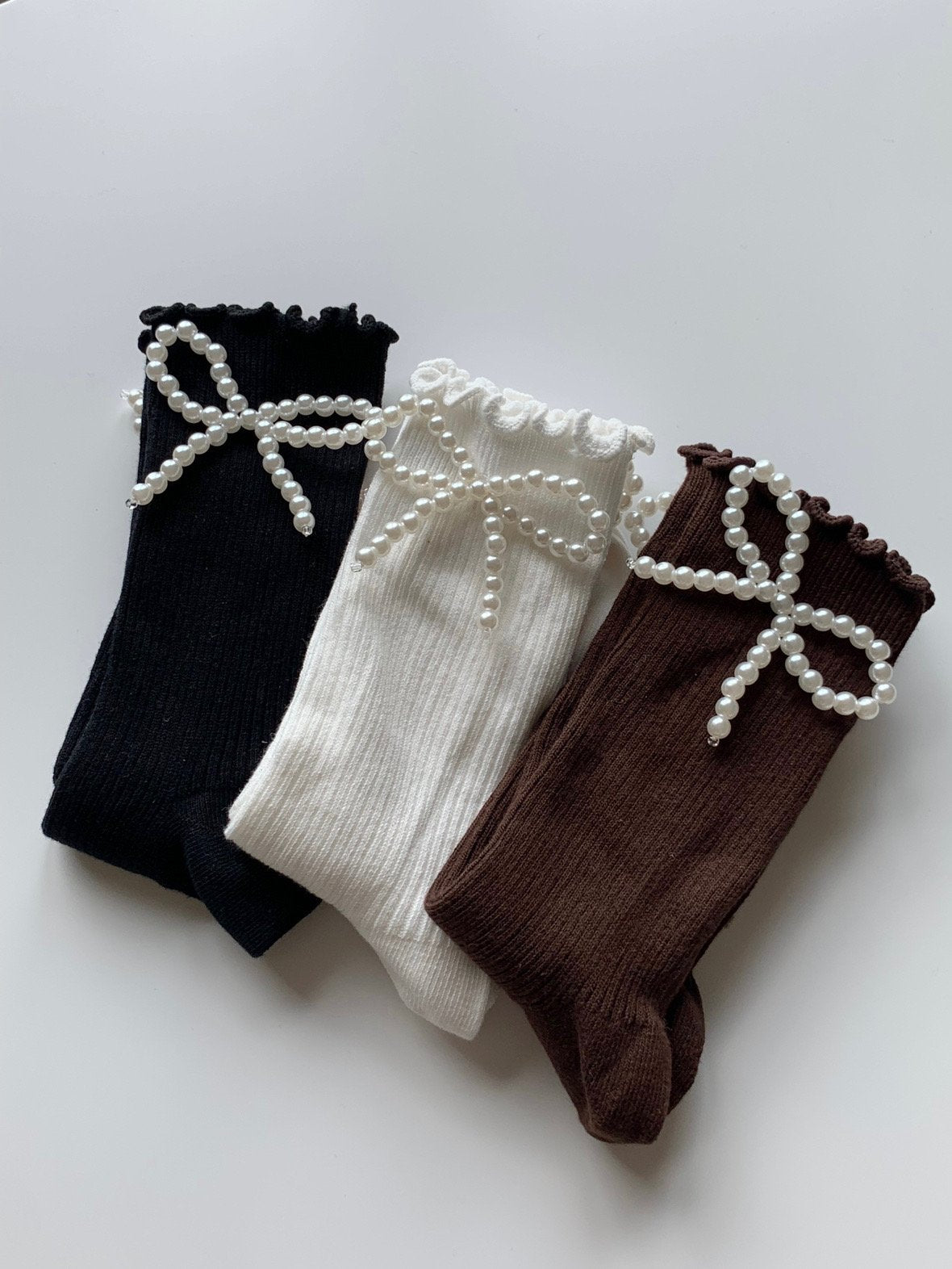 Pearl Ribbon socks-3col