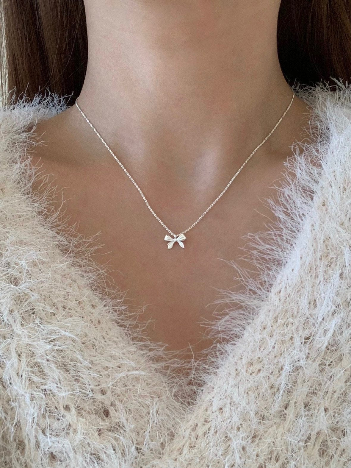 volume ribbon necklace