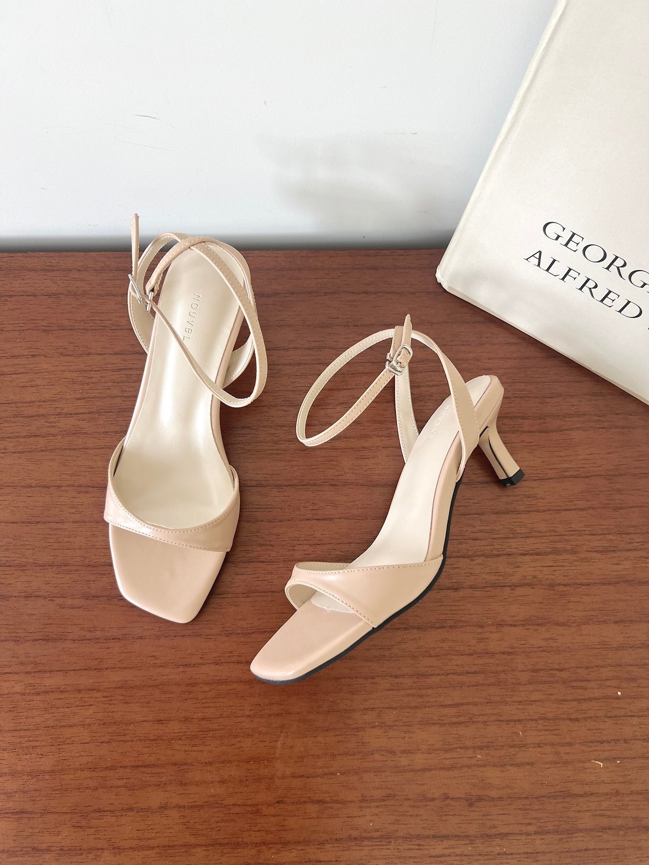 5cm Simple strap sandals