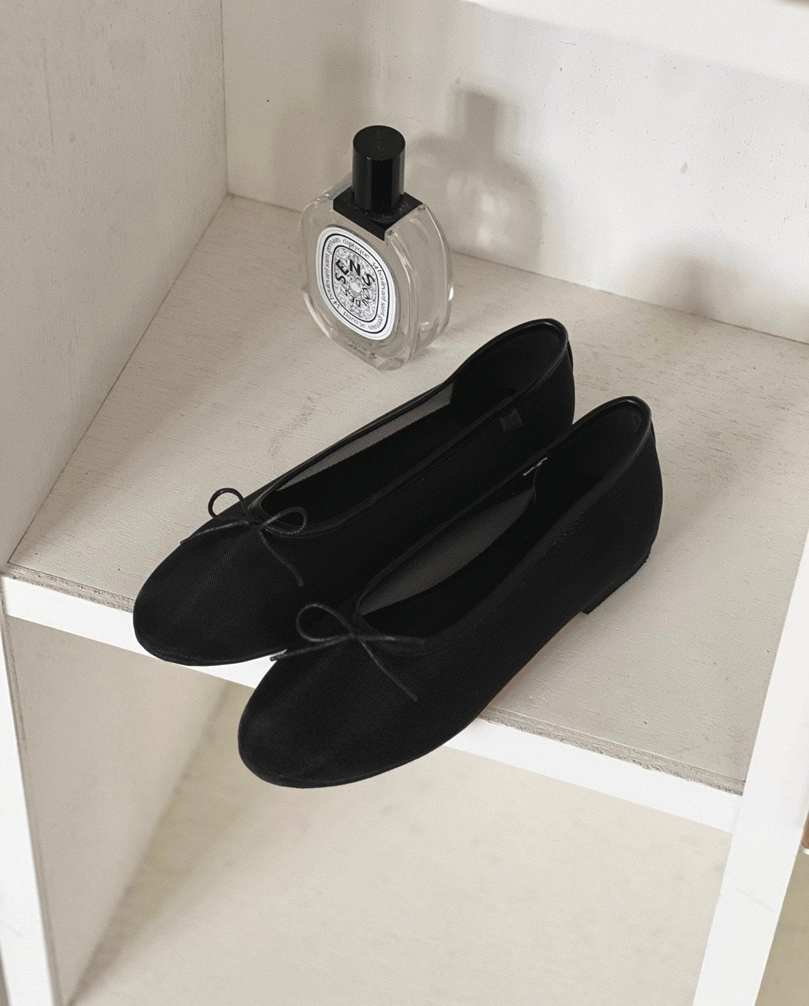 mesh speckle ribbon flat