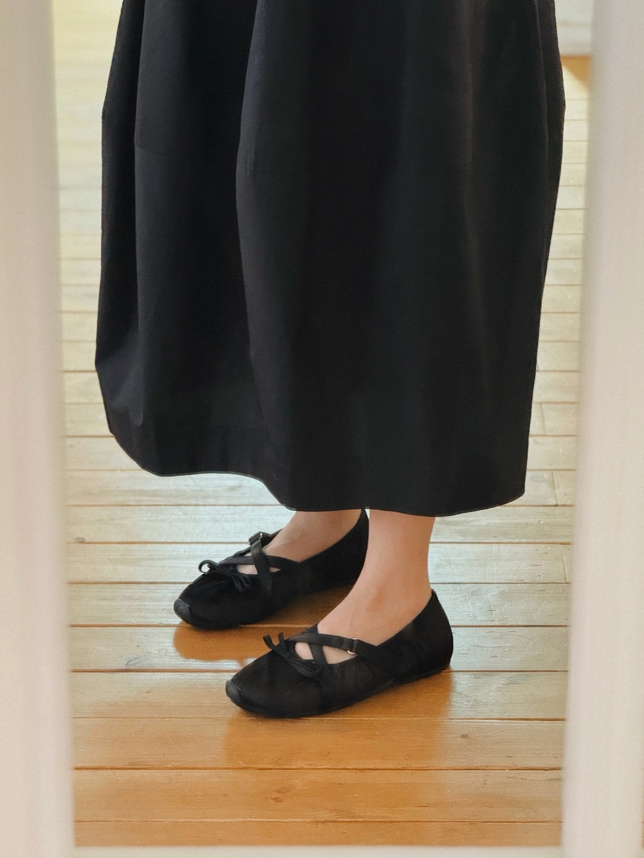 Shirring Cross Sneakers