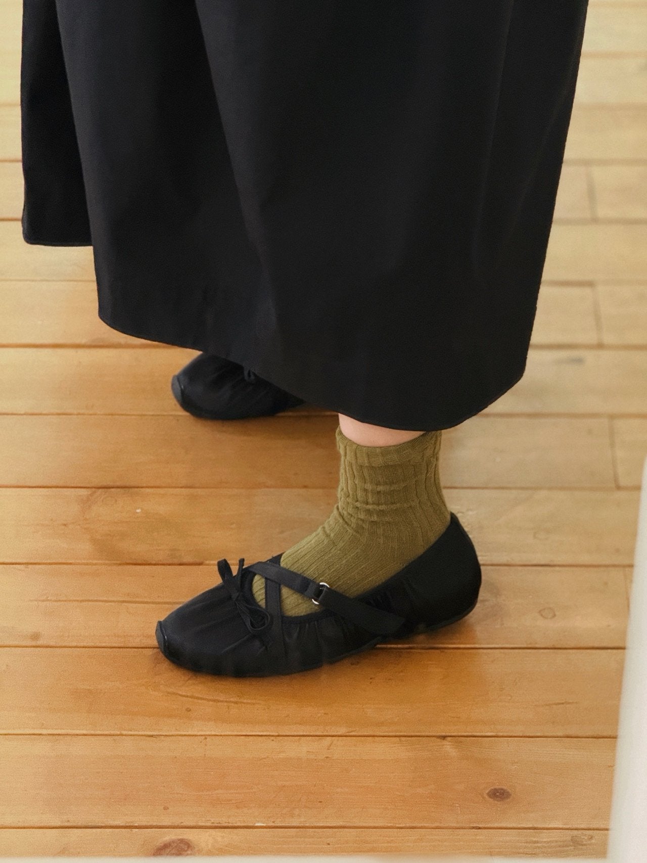 Shirring Cross Sneakers