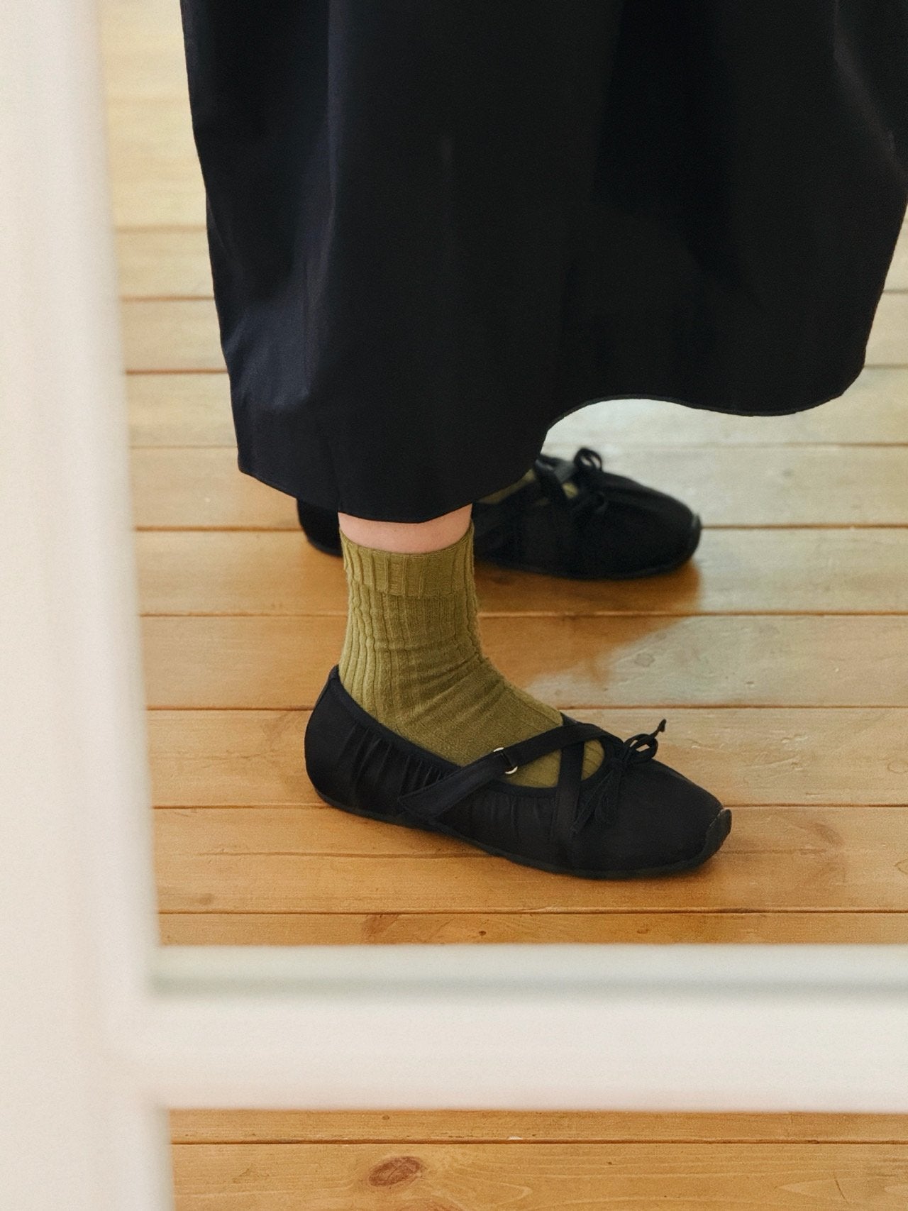 Shirring Cross Sneakers