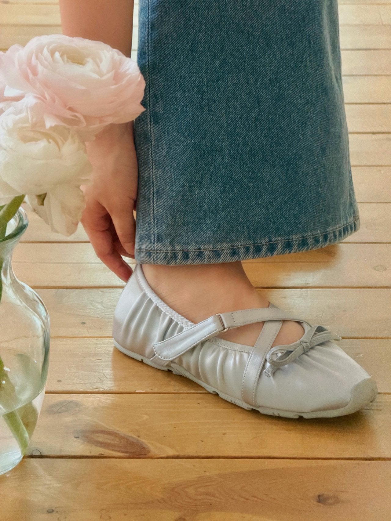 Shirring Cross Sneakers